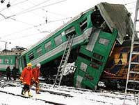 Вчера в центре риги погибли три человека, когда московский поезд столкнулся с электричкой