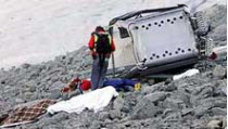 На австрийском курорте грузовой вертолет уронил 750-килограммовый бетонный блок на кабину канатной дороги