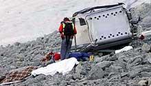 На австрийском курорте грузовой вертолет уронил 750-килограммовый бетонный блок на кабину канатной дороги