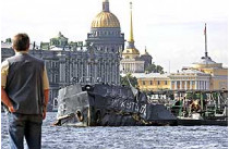В санкт-петербурге танкер врезался в опору троицкого моста