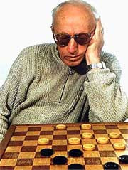 Семикратный чемпион мира по шашкам исер куперман: «два человека в кожаных тужурках посадили меня в черный «воронок» и привезли к хрущеву. Оказалось, что никита сергеевич&#133; Никак не мог решить шашечную задачу из газеты»
