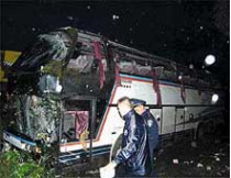 Сорок белорусских туристов, ехавших на отдых в румынию, пострадали в аварии двухэтажного автобуса «неоплан» в житомирской области