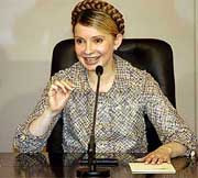 Юлия тимошенко обещает погасить долги по зарплате шахтерам до 28 августа и не гарантирует своего присутствия на свадьбе дочери