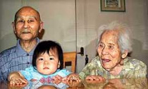 Супруги-японцы, прожившие в браке 72 года, требуют признать их самой пожилой супружеской парой в мире