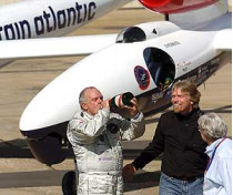 Стив фоссетт впервые в мире совершил в одиночку беспосадочный полет на самолете вокруг земного шара