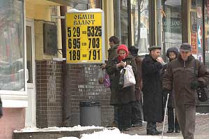 В феврале граждане украины продали гораздо больше валюты, чем купили
