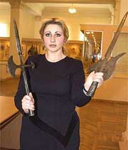 Самым древним наконечникам стрел, подаренным центральному музею вооруженных сил украины, около 30 тысяч лет!