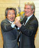 Ричард гир вальсировал с японским премьером