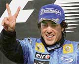 Во время гонок «формулы-1» в бахрейне михаэль шумахер сошел с дистанции, и победа досталась испанцу фернандо алонсо