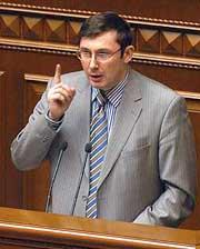 Юрий луценко: «не надо вешать политические ярлыки на бандитские дела! »