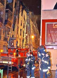 Трое граждан украины пострадали во время сильнейшего пожара в парижском отеле «пари-опера»