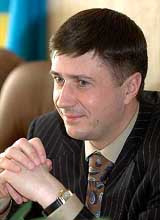 В понедельник, 23 мая, на прямой линии в «фактах» побывает министр труда и социальной политики украины вячеслав кириленко