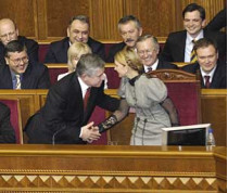 Премьер юлия тимошенко: «не только бывшие олигархи сейчас работают против правительства, но и сегодняшние тоже&#133; »