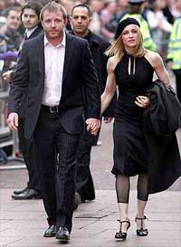 Мадонна за три миллиона долларов приобрела в лондоне дом, чтобы устроить в нем гостиницу для приверженцев каббалы
