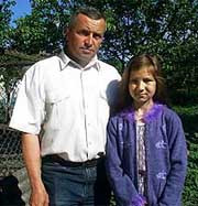 В ровенской области случайно проходивший мимо мужчина спас тонущую девятилетнюю девочку