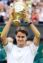 Роже федерер стал третьим в истории теннисистом, выигравшим уимблдон три раза подряд