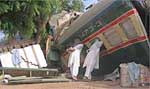 200 человек погибли и около тысячи получили серьезные травмы в железнодорожной катастрофе