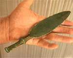 При раскопках на острове хортица археологи нашли уникальный нож эпохи бронзы, возраст которого не менее трех тысяч лет