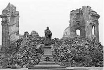 На открытии отреставрированного дрезденского собора, который был разрушен в 1945 году, присутствовали 60 тысяч человек