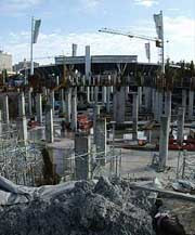 Строительство, развернутое на площади перед «олимпийским», может лишить украину шанса принять чемпионат европы 2012 года