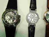 Гражданин португалии пытался тайком ввезти в украину престижные швейцарские наручные часы, каждые из которых стоят не один десяток тысяч долларов