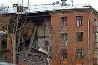 Подъезд семиэтажного жилого дома в москве снесло взрывом