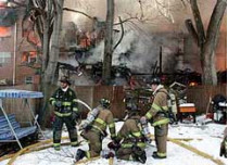 В пригороде нью-йорка взрыв газа уничтожил трехэтажный жилой дом