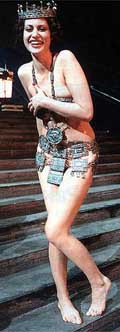 Для роли маргариты анне ковальчук сшили железный наряд весом 12 килограммов и надели на ноги кандалы, от которых у актрисы даже остались шрамы