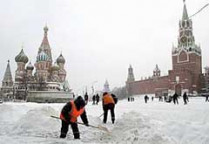 В москве за один день убрали столько снега, что из него можно слепить 250 тысяч снеговиков
