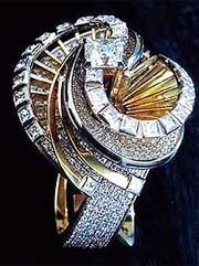 «в мире еще не было кольца с таким количеством бриллиантов&nbsp;— их в нем 837! »