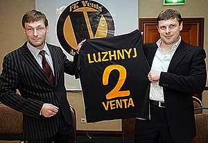 Бывший капитан сборной украины 36-летний олег лужный стал играющим тренером латвийского клуба «вента»