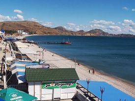 Турист так и не приехал: Крым встретил бархатный сезон безлюдными пляжами