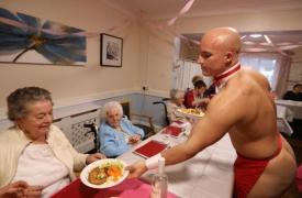 Бабушки из дома престарелых заказали на вечеринку голых парней 