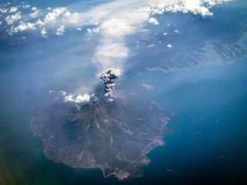 Жертвами виверження вулкану в Японії стали десятки туристів