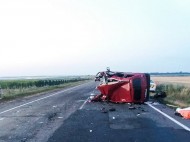 Женщина, потерявшая детей и мужа в жуткой автокатастрофе под Николаевом, умерла спустя сутки в больнице (фото)