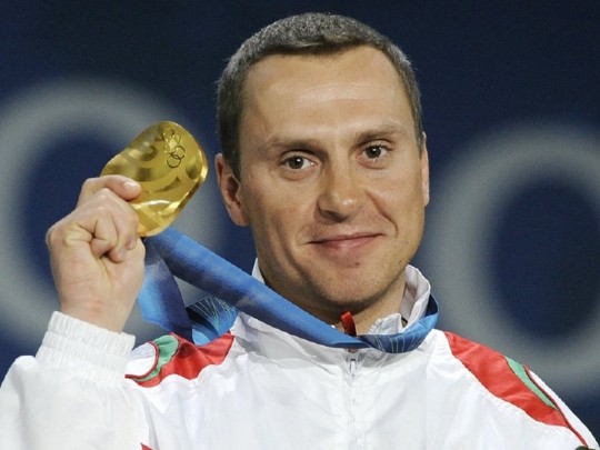 Олимпийский чемпион продает свои медали ради операции (фото)