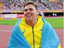 Украинский юниор с рекордом выиграл чемпионат Европы (фото)