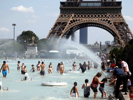 жара в Париже