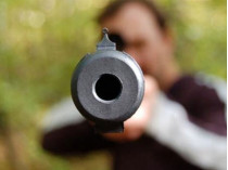 В Крыму мужчина расстрелял соседа на глазах у его дочери и совершил суицид