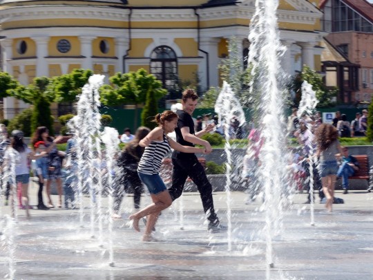 Жара&nbsp;— киевские фонтаны