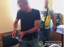 в Одессе мужчина выбросил с балкона бывшую жену