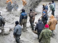 Старатели янтаря напали на полицейских в Ровенской области: все подробности и фото