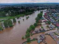 В России целый город ушел под воду из-за тайфуна (фото, видео)