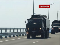 военная техника на Крымском мосту