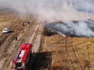 Масштабный пожар на военном полигоне на Харьковщине: в Чугуеве закрыли школу и детский сад