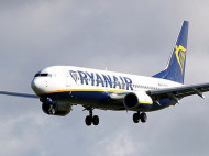 Сбой в системе Ryanair вызвал хаос в аэропортах Европы: десятки рейсов отложены (фото) 