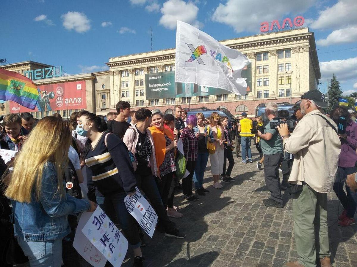 Харьков замер в ожидании гей-парада: в центр города стянули полицию (видео)  - «ФАКТЫ»