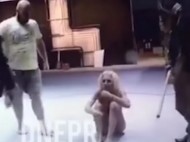 Сеть потрясла расправа над психически больной девушкой в Днепре (видео)