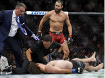 Боец UFC ударом с колена «вырубил» соперника за пять секунд (видео)