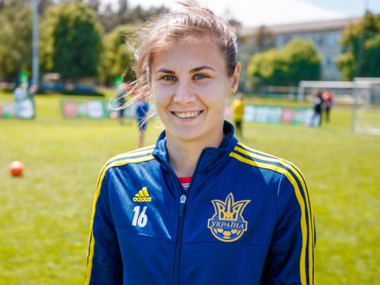 Украинская футболистка подписала контракт с сильнейшим клубом Испании (видео)
